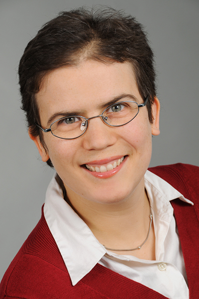 Montserrat Varela Navarro, Spanisch, Katalanisch, Deutsch, Englisch